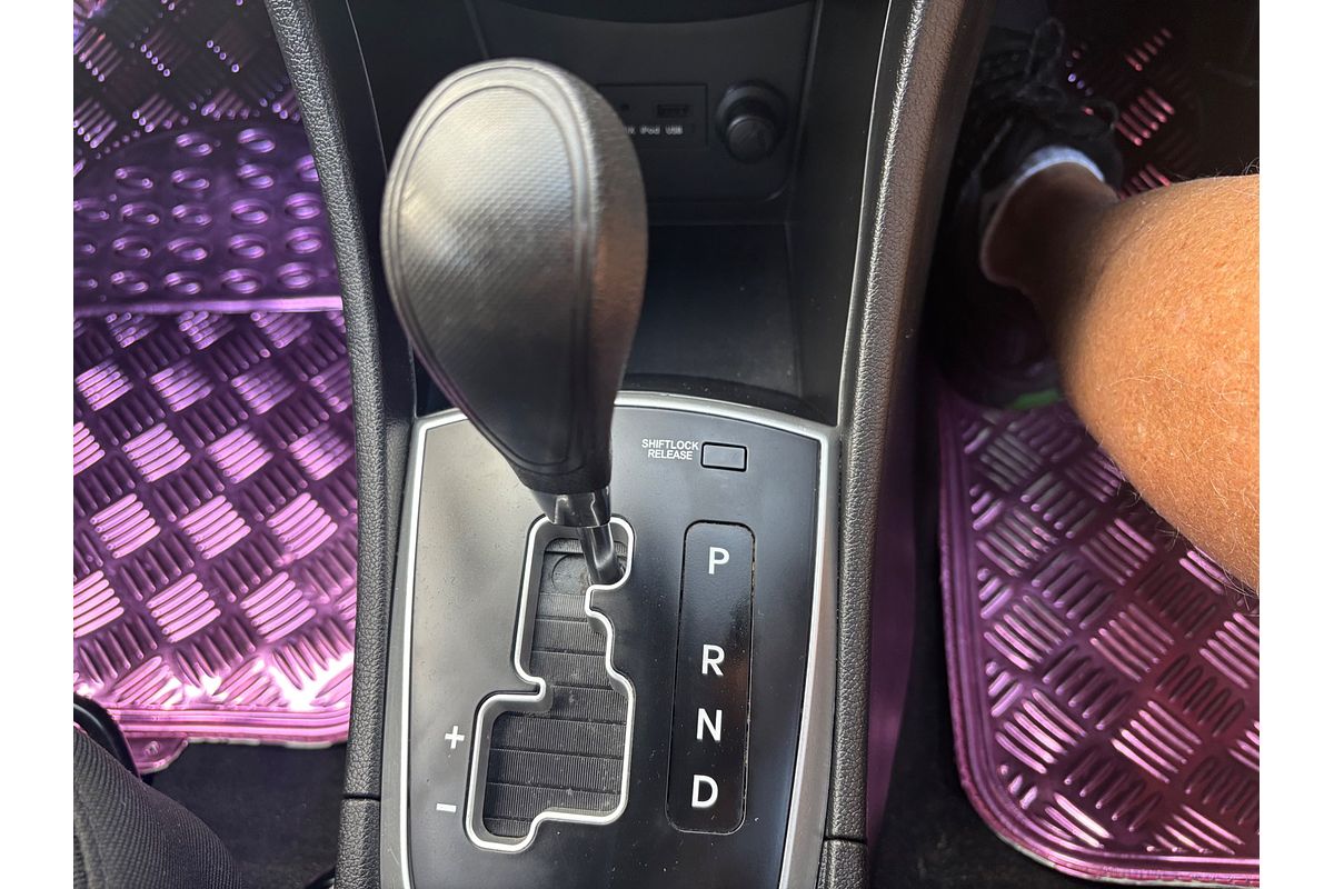 2012 Hyundai Accent Active RB