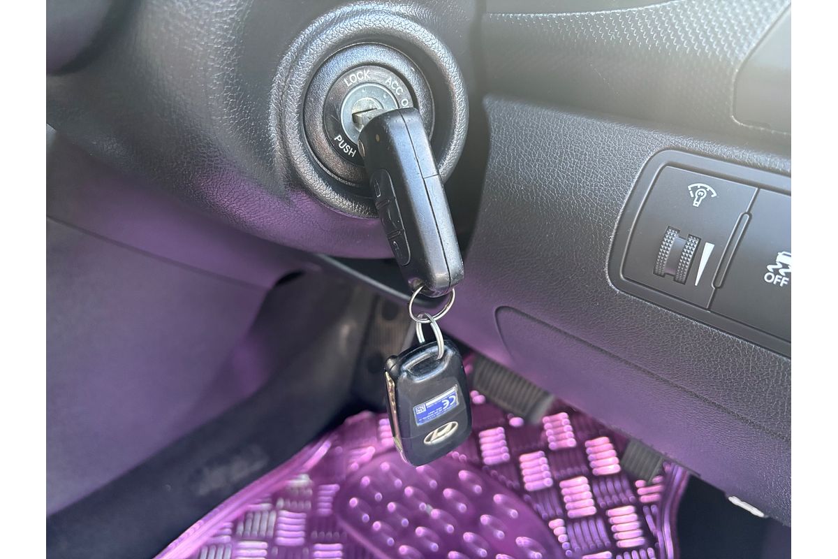 2012 Hyundai Accent Active RB