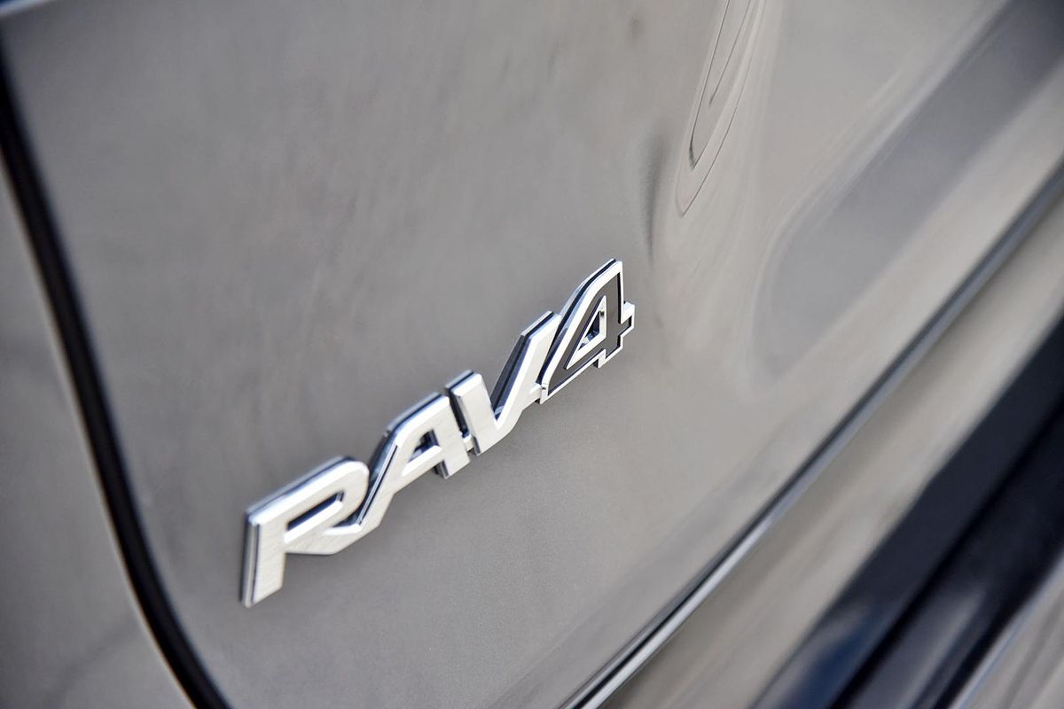 2024 Toyota RAV4 XSE AXAH52R