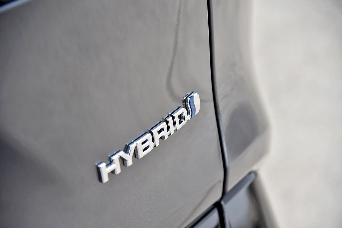 2024 Toyota RAV4 XSE AXAH52R
