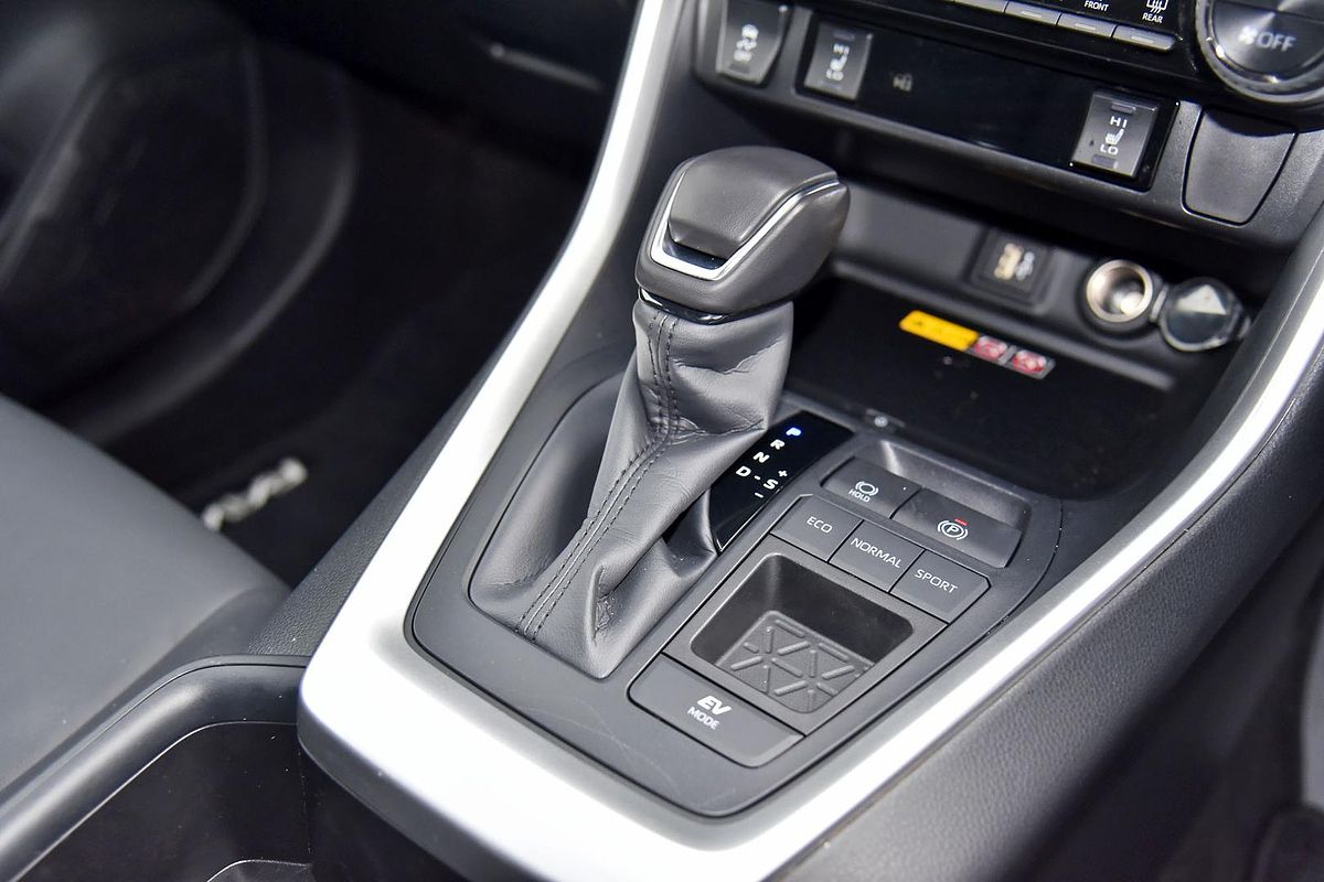 2024 Toyota RAV4 XSE AXAH52R