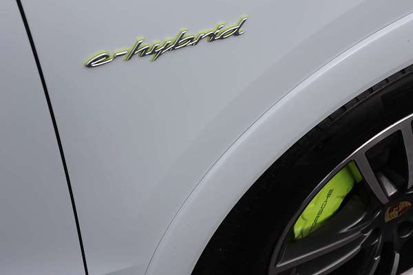 2023 Porsche Cayenne Turbo E-Hybrid 9YA II