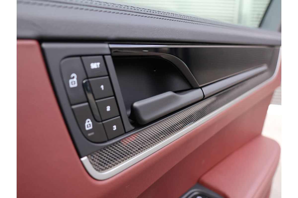 2023 Porsche Cayenne Turbo E-Hybrid 9YA II