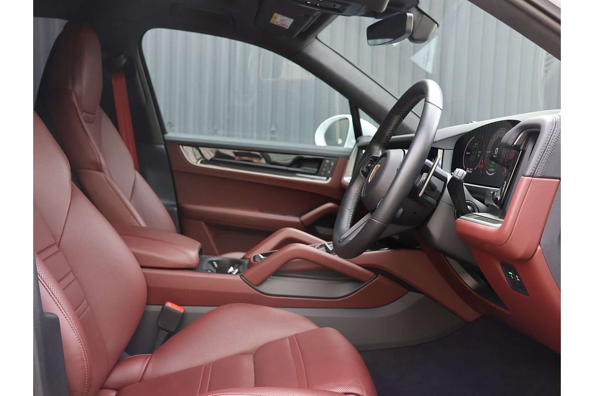 2023 Porsche Cayenne Turbo E-Hybrid 9YA II