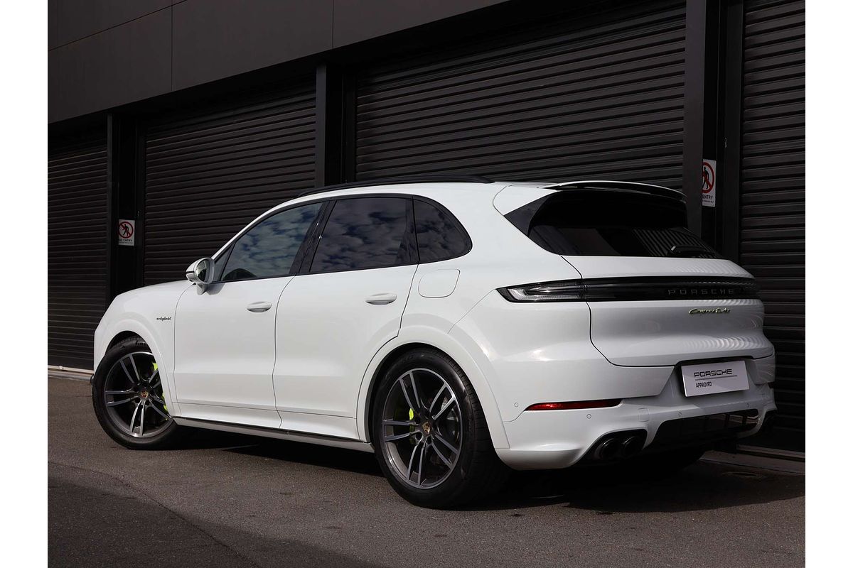 2023 Porsche Cayenne Turbo E-Hybrid 9YA II