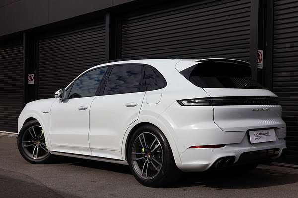 2023 Porsche Cayenne Turbo E-Hybrid 9YA II