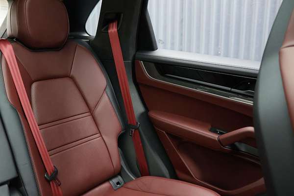 2023 Porsche Cayenne Turbo E-Hybrid 9YA II