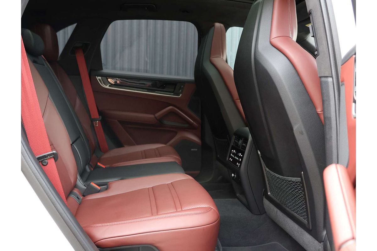 2023 Porsche Cayenne Turbo E-Hybrid 9YA II
