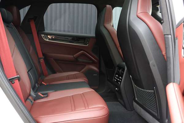 2023 Porsche Cayenne Turbo E-Hybrid 9YA II
