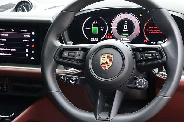 2023 Porsche Cayenne Turbo E-Hybrid 9YA II