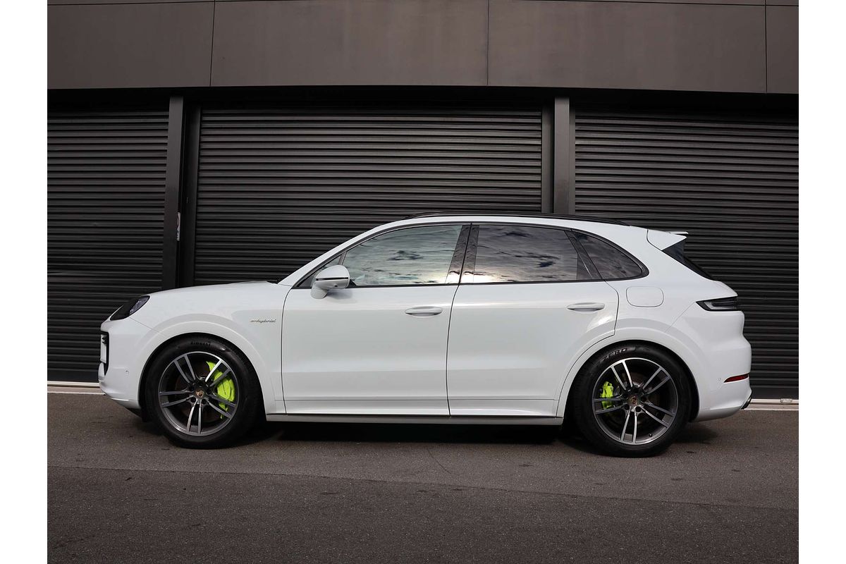 2023 Porsche Cayenne Turbo E-Hybrid 9YA II