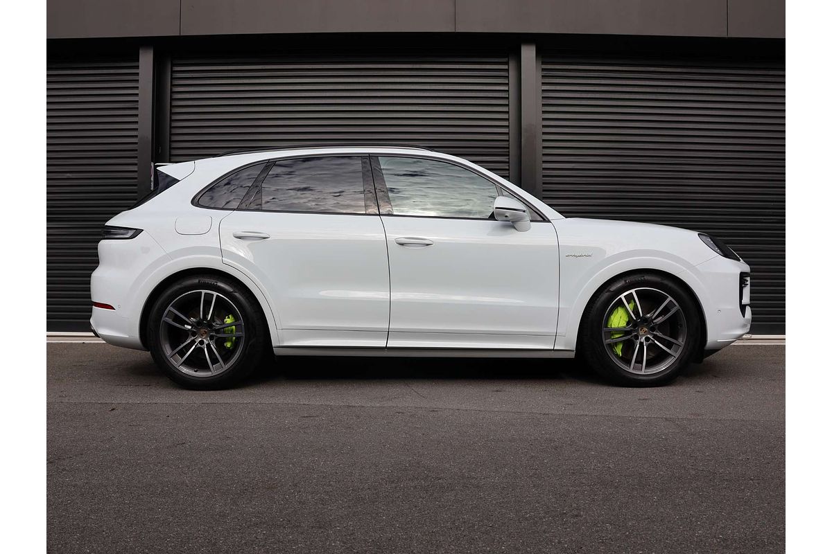 2023 Porsche Cayenne Turbo E-Hybrid 9YA II