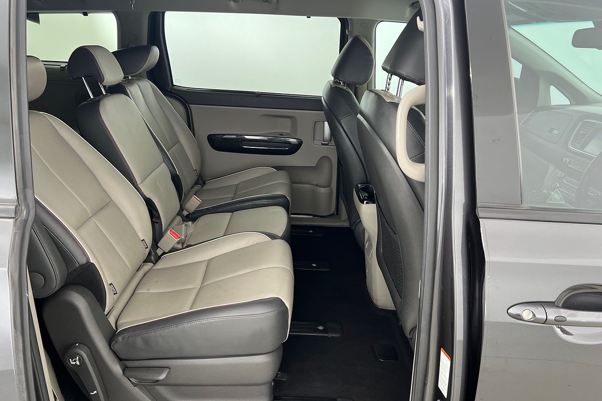 2017 Kia Carnival Platinum YP