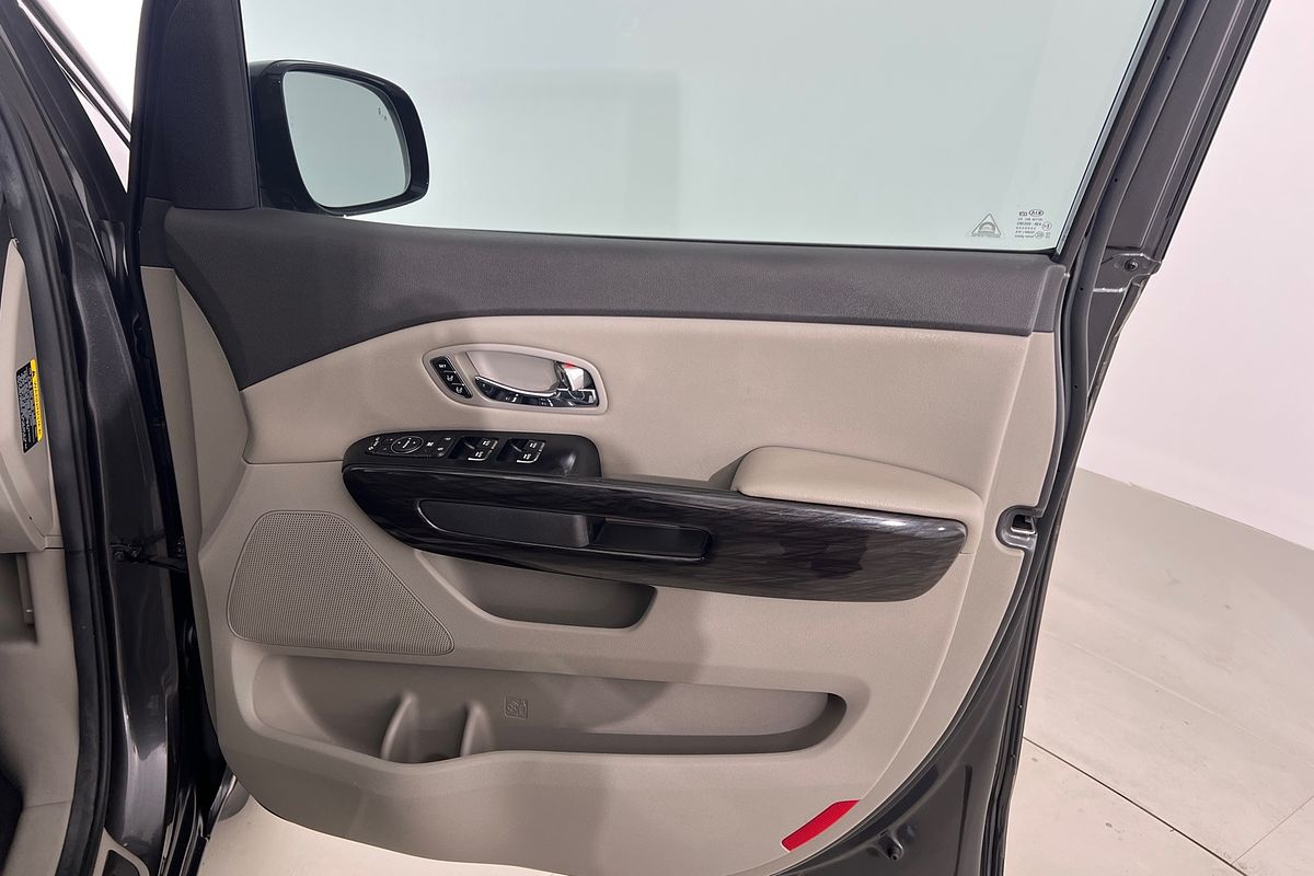 2017 Kia Carnival Platinum YP