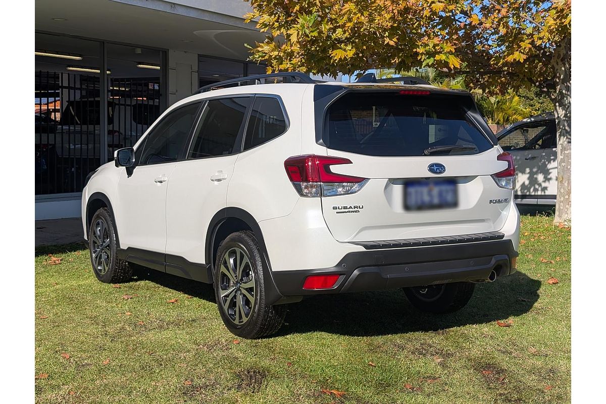 2024 Subaru Forester 2.5i Premium S5