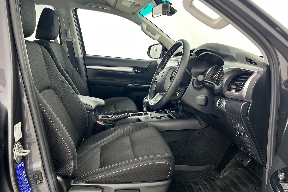 2024 Toyota Hilux SR5 48V GUN126R 4X4