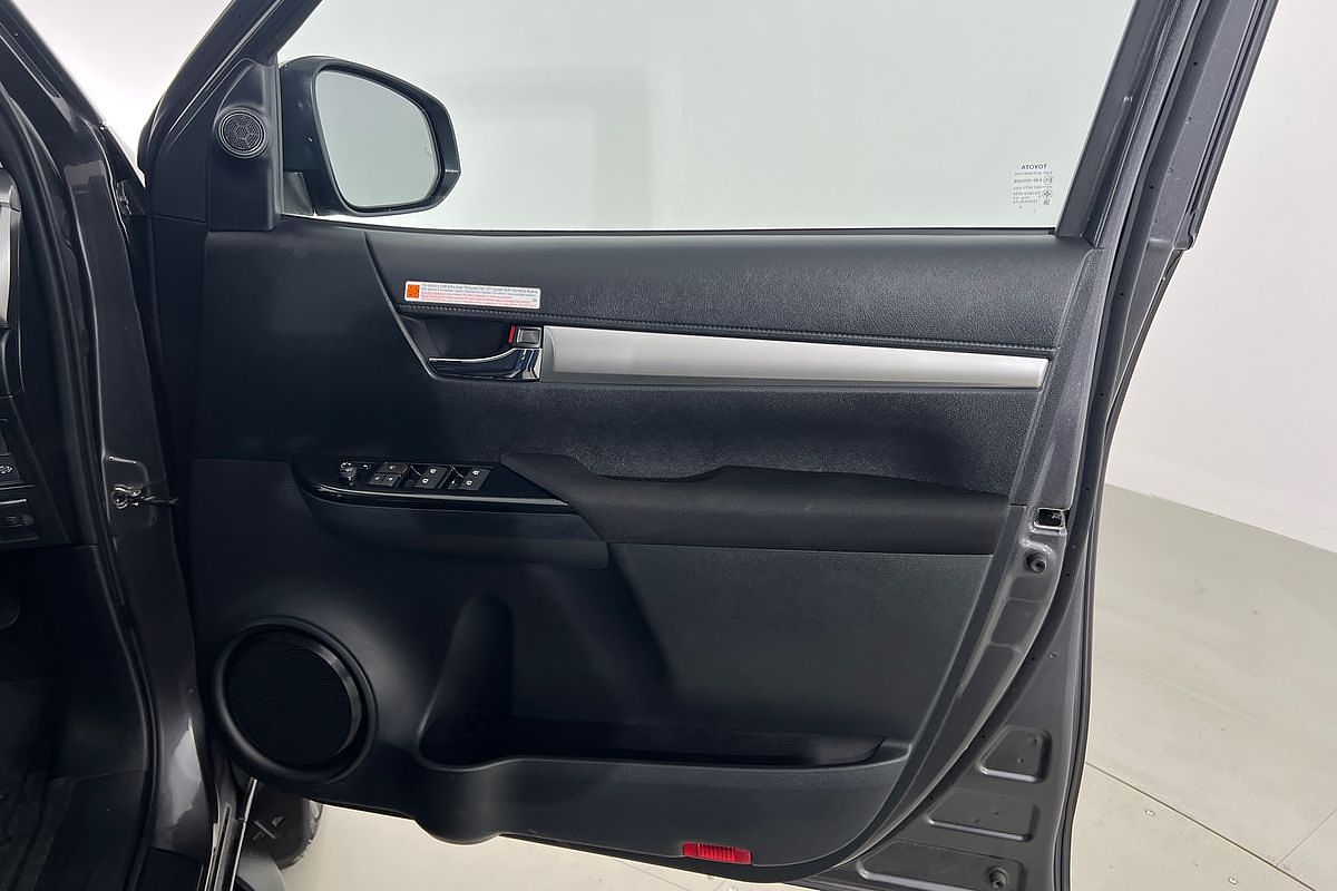 2024 Toyota Hilux SR5 48V GUN126R 4X4