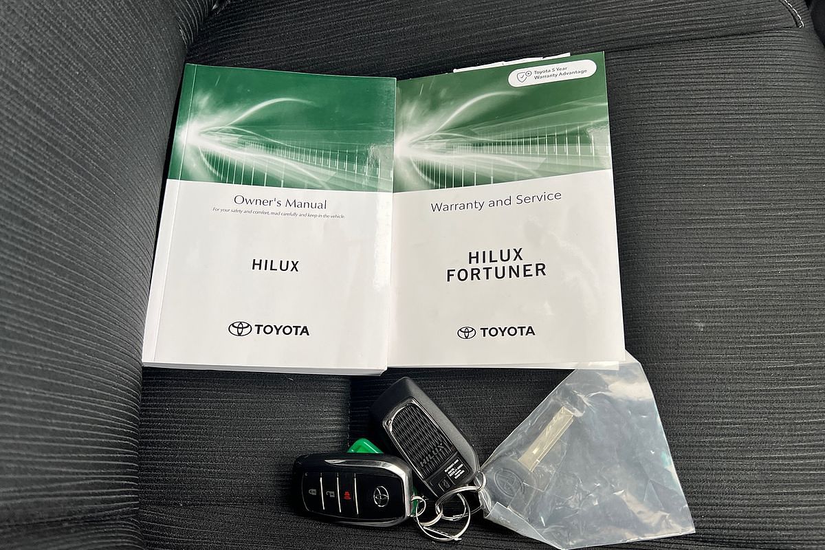 2024 Toyota Hilux SR5 48V GUN126R 4X4