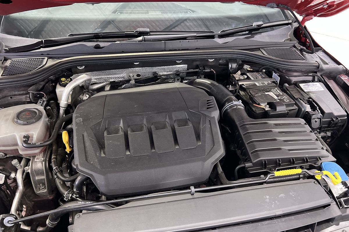 2022 Volkswagen Golf GTI 8