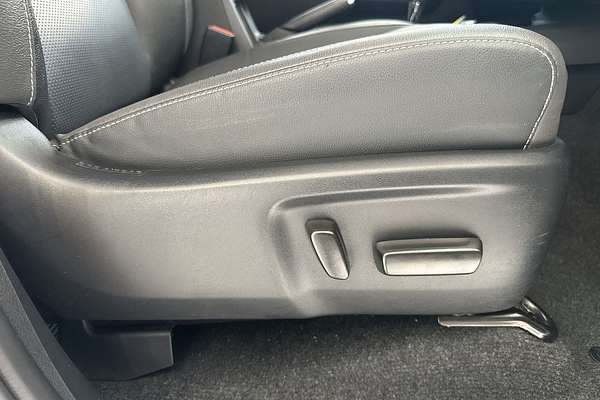 2024 Toyota Hilux Rogue 48V GUN126R 4X4