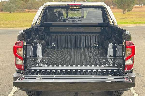 2025 Nissan Navara ST D23 4X4