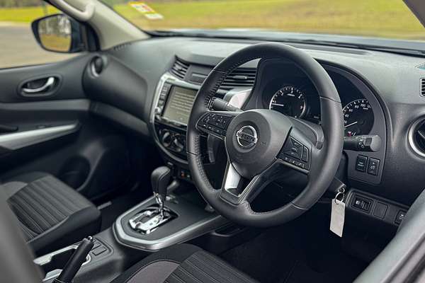 2025 Nissan Navara ST D23 4X4