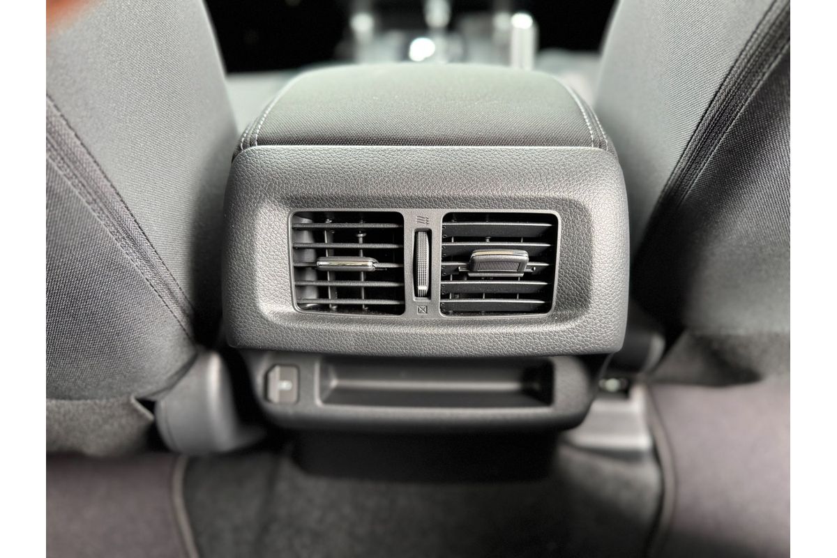 2025 Nissan Navara ST D23 4X4