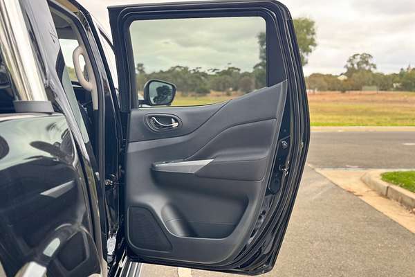 2025 Nissan Navara ST D23 4X4