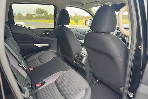 2025 Nissan Navara ST D23 4X4