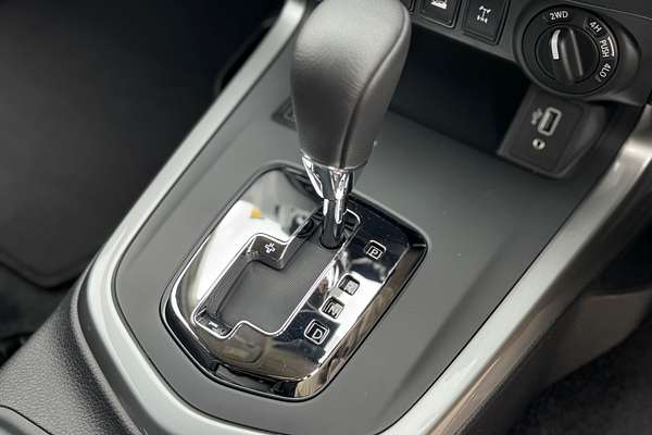 2025 Nissan Navara ST D23 4X4