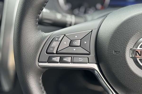 2025 Nissan Navara ST D23 4X4