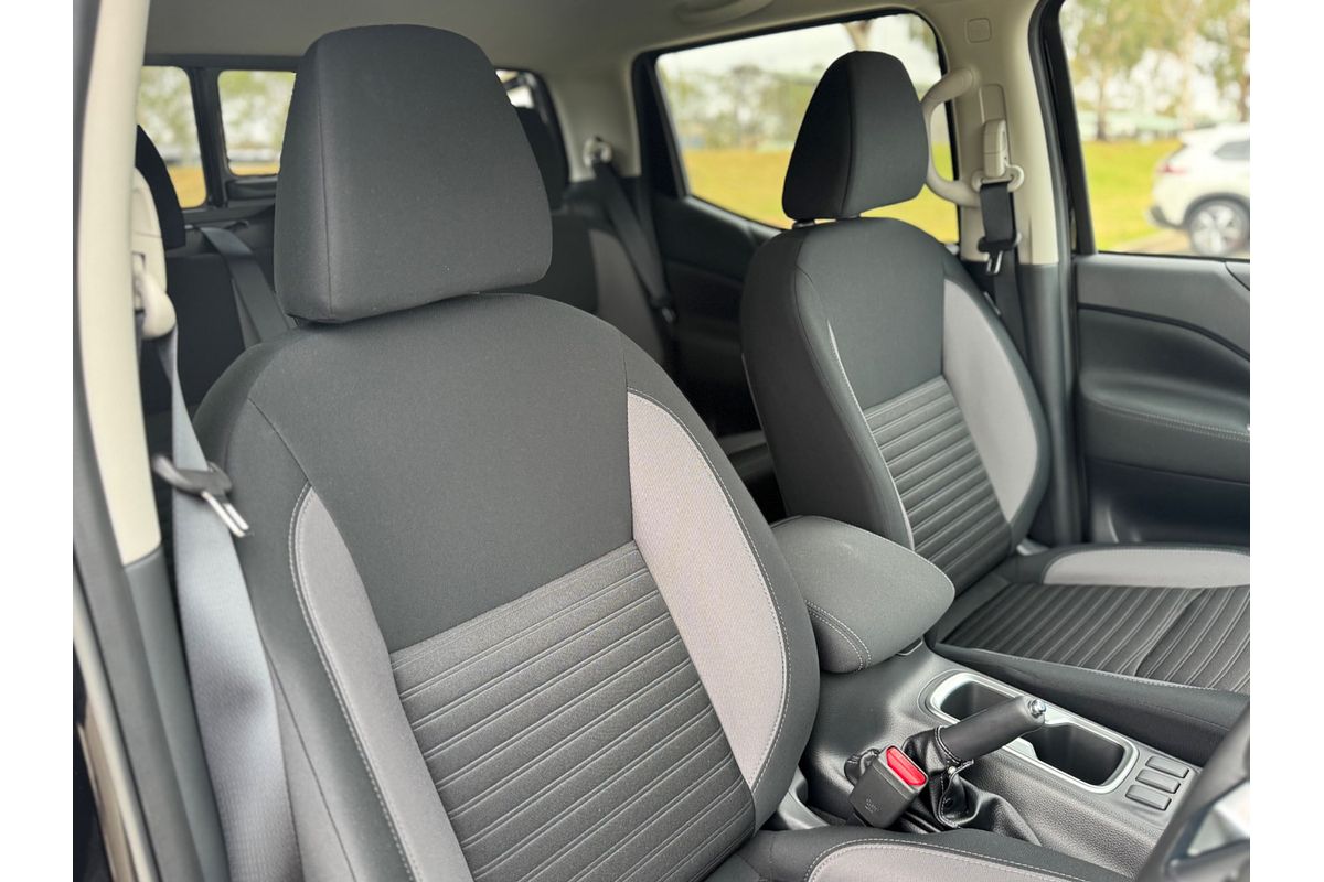 2025 Nissan Navara ST D23 4X4