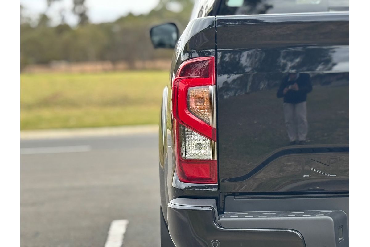 2025 Nissan Navara ST D23 4X4