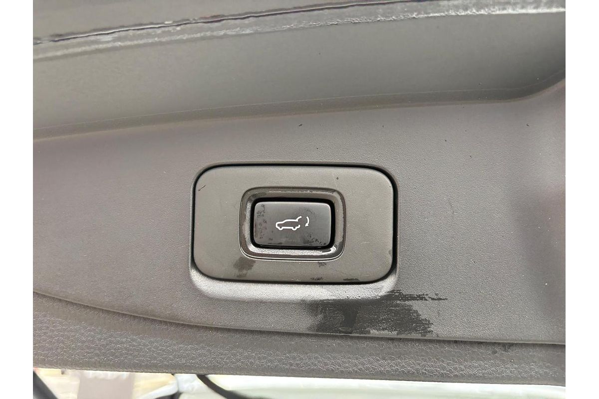 2023 Isuzu MU-X LS-U