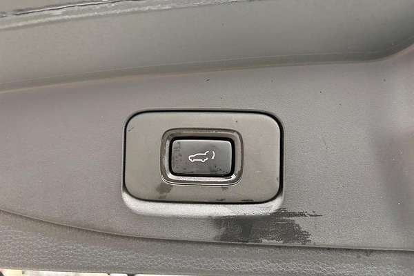 2023 Isuzu MU-X LS-U