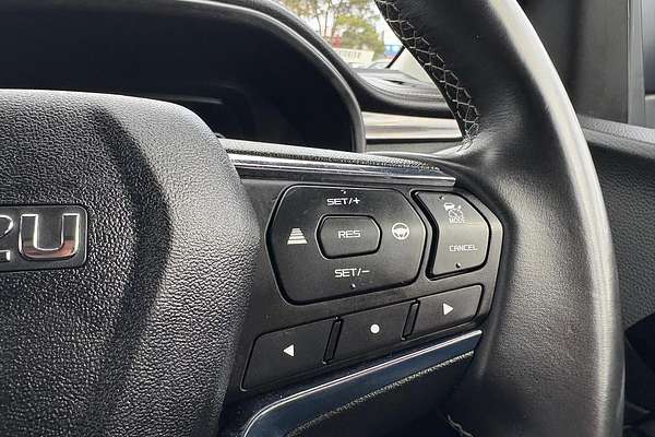 2023 Isuzu MU-X LS-U