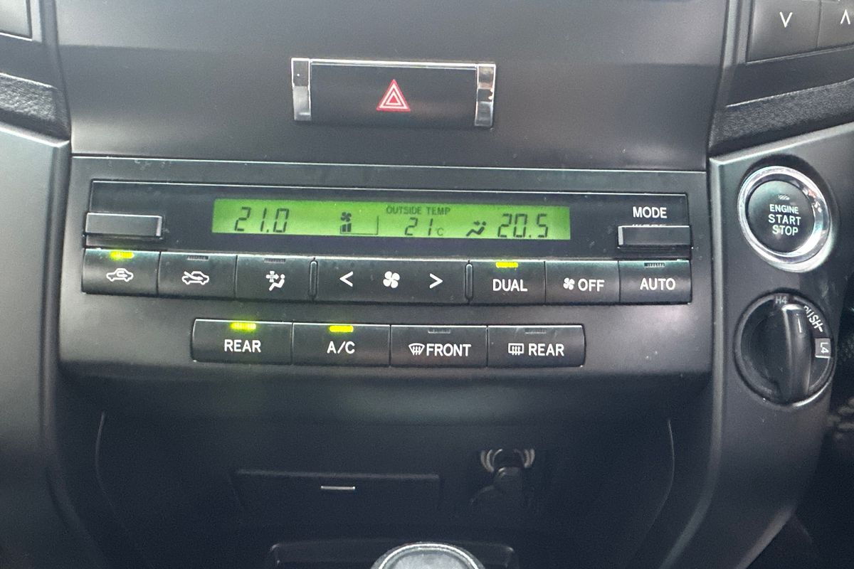 2012 Toyota Landcruiser GXL VDJ200R