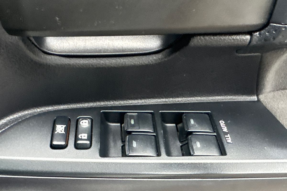 2012 Toyota Landcruiser GXL VDJ200R
