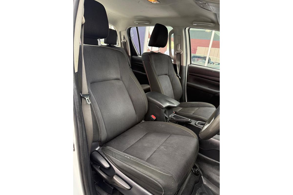 2019 Toyota Hilux SR GUN126R 4X4
