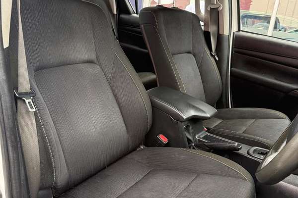 2019 Toyota Hilux SR GUN126R 4X4