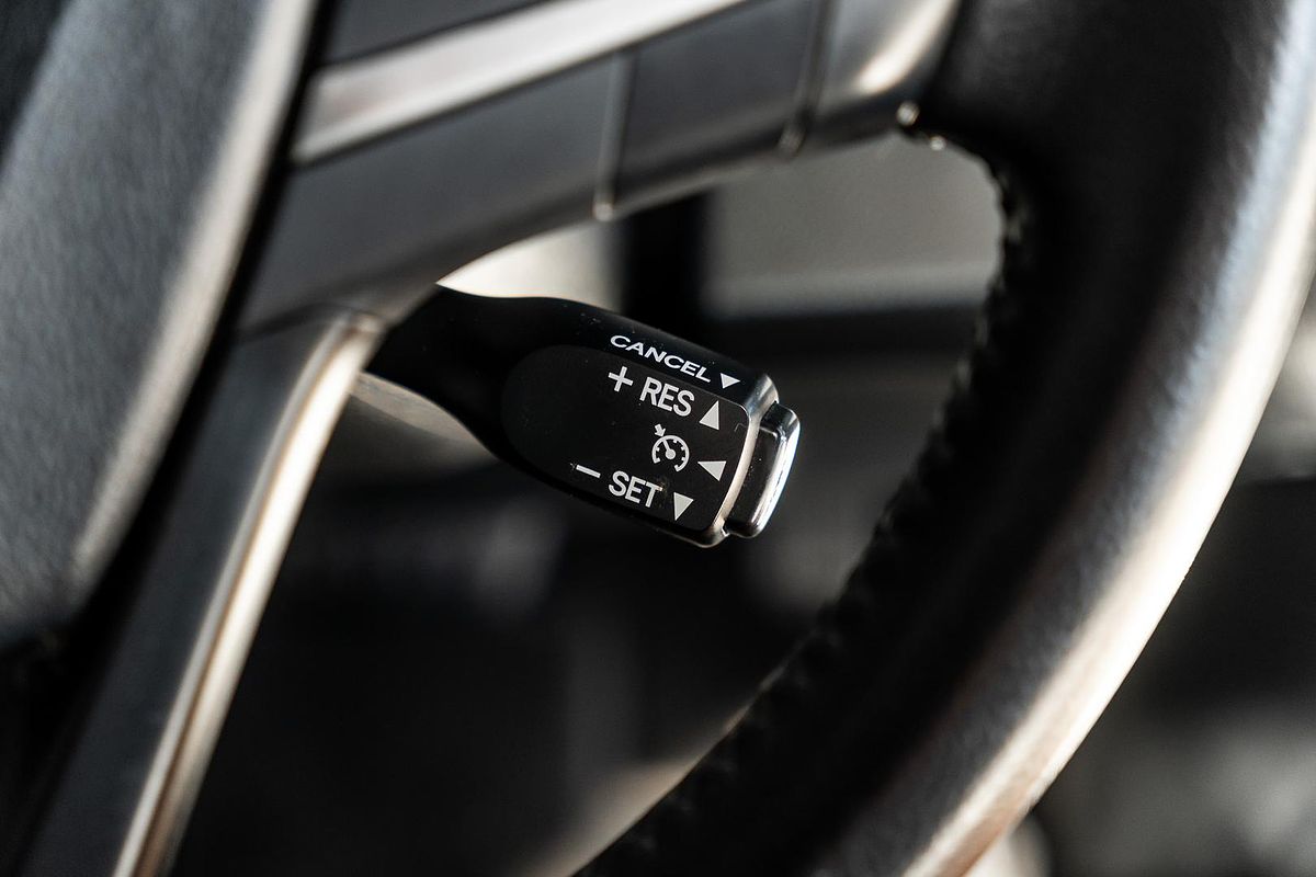 2016 Toyota Camry Atara S ASV50R