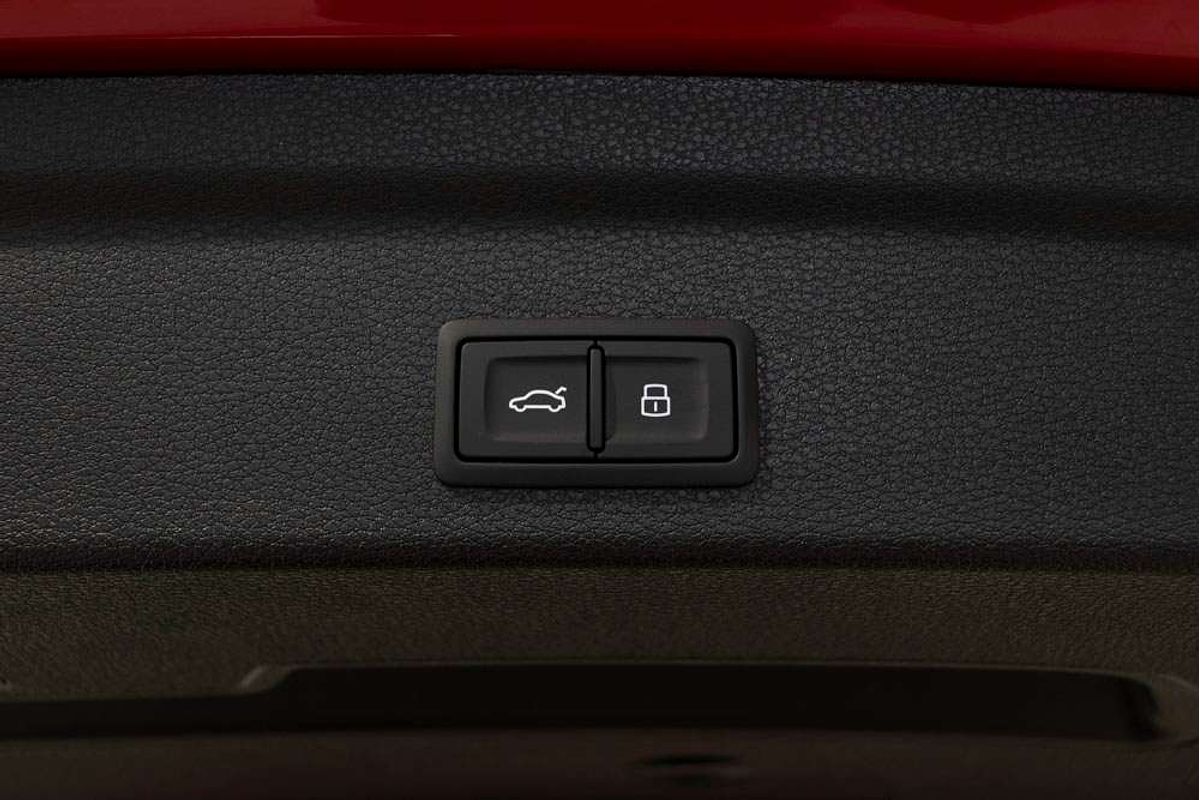 2024 Audi Q3 35 TFSI S line F3