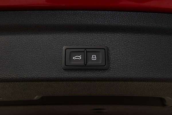2024 Audi Q3 35 TFSI S line F3
