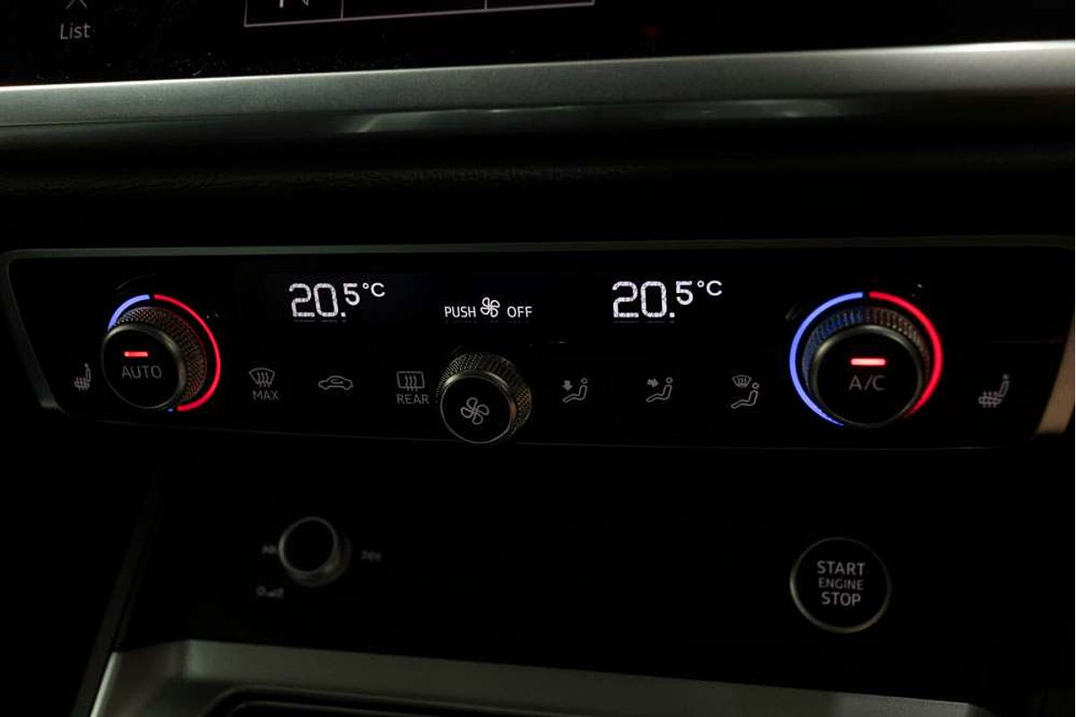 2024 Audi Q3 35 TFSI S line F3