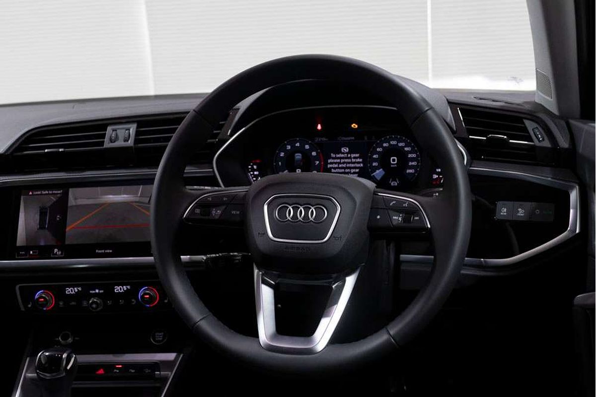 2024 Audi Q3 35 TFSI S line F3