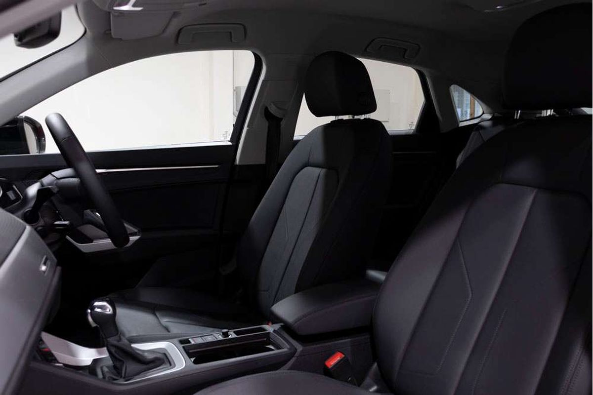 2024 Audi Q3 35 TFSI S line F3
