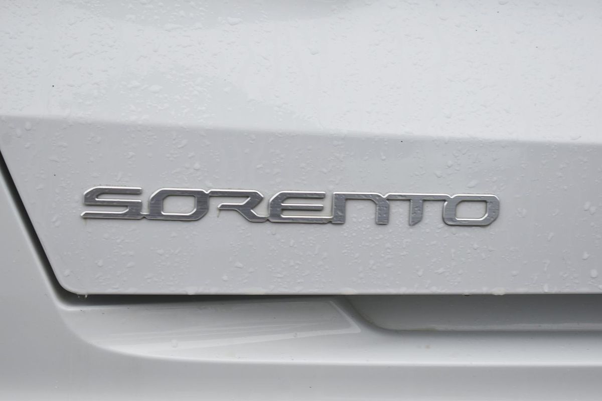 2023 Kia Sorento S MQ4