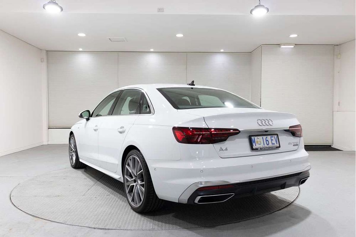 2024 Audi A4 45 TFSI S line B9