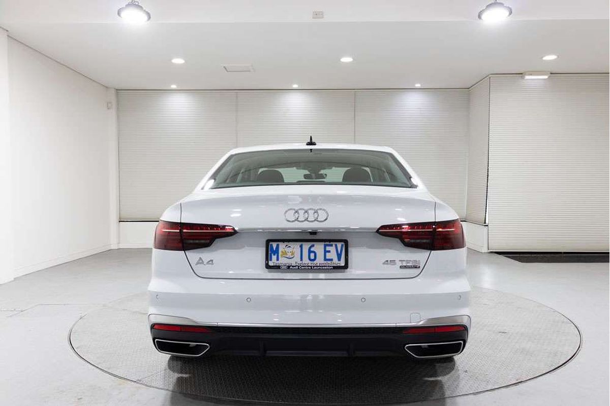2024 Audi A4 45 TFSI S line B9
