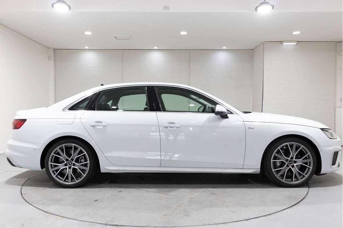2024 Audi A4 45 TFSI S line B9